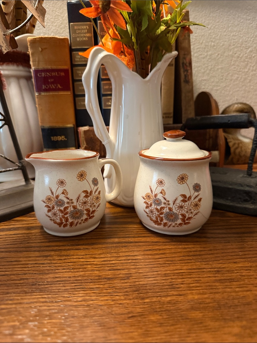 Vintage sugar and creamer set ?